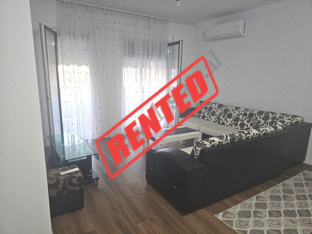 Apartament 2+1 me qira ne Rezidencen Priam, ne Rrugen Berisha, Kamez.
Apartamenti pozicionohet ne k